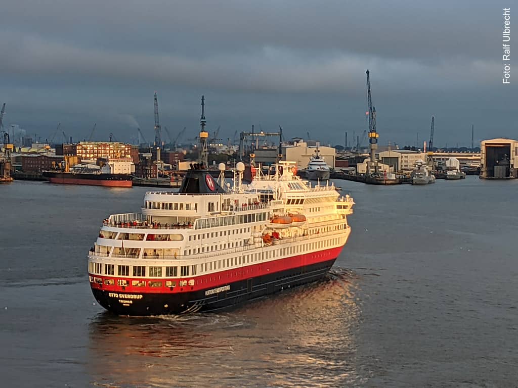 Hurtigruten-Expedition-MS-Otto-Sverdrup-Hamburg-Hafen