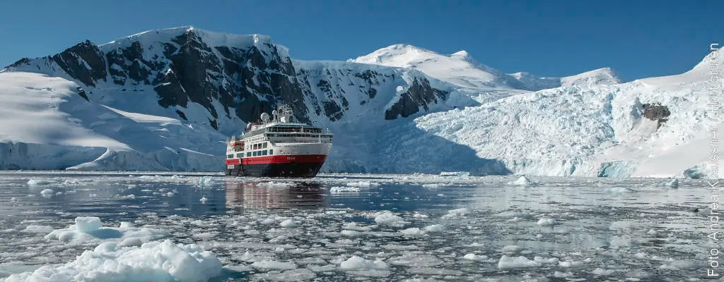Hurtigruten MS Fram in Orne Harbor in der Antarktis