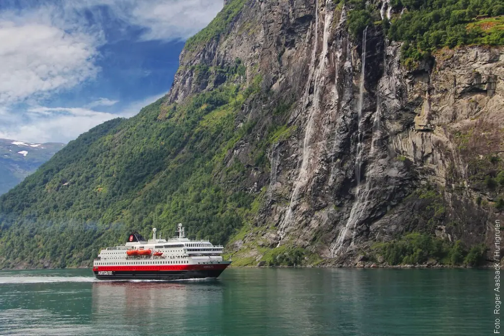 hurtigruten video ms nordlys geirangerfjord norwegen